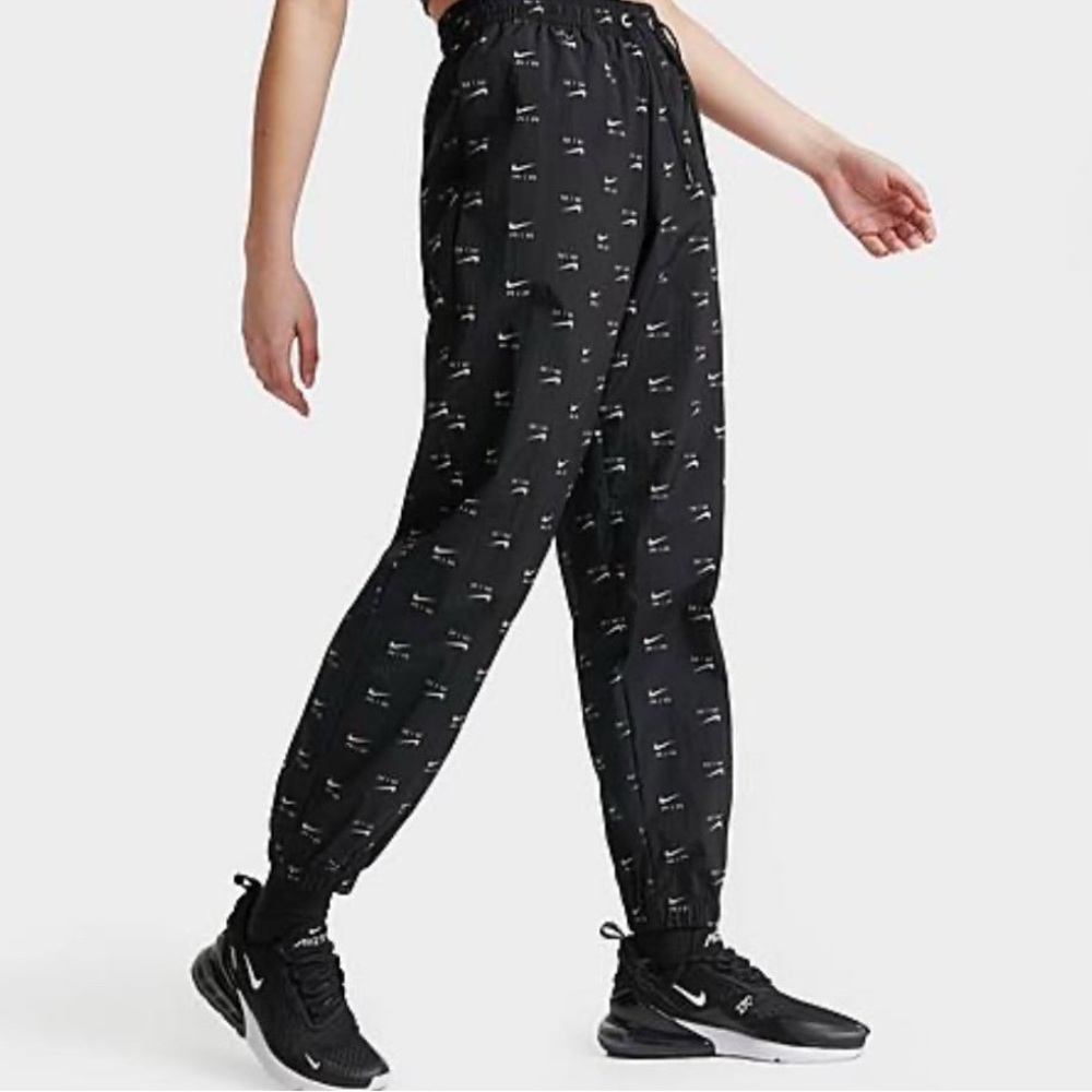 Nike Women's Black Patterned Joggers